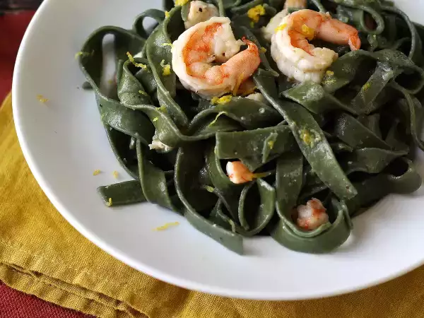 Las 12 recetas con gambas que siempre desaparecen primero (y una se hace en 10 minutos)
