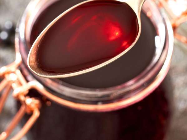 Este sirope crudo nacido en Asia intriga a los amantes de la cocina en todo el mundo: ¿por qué está dando tanto que hablar?