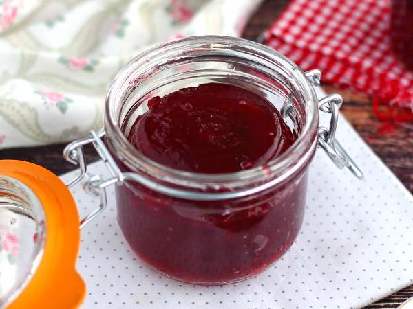 ¿Una mermelada de ciruelas casera con solo tres ingredientes? Sí, es posible, ¡y está absolutamente deliciosa!