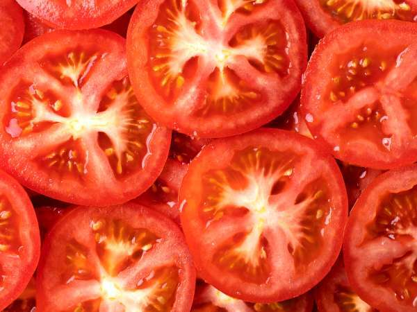 ¿Hay que quitar las semillas del tomate? Cuándo conviene retirarlas y cuándo no