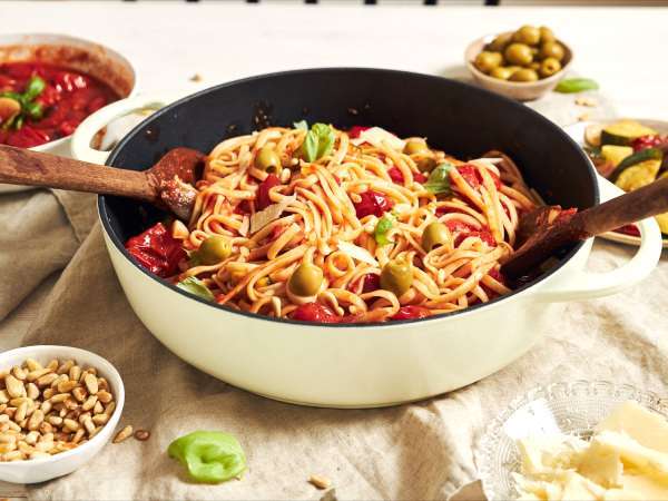 ¿Qué pasa cuando cocinas la pasta directamente en la salsa? El método one pot pasta realmente funciona