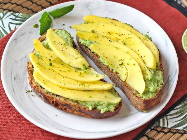 El avocado toast que cambiará tu desayuno: listo en 8 minutos e irresistible