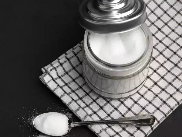 Así debes guardar el azúcar para que no se estropee (aunque no lo parezca, puede pasar)