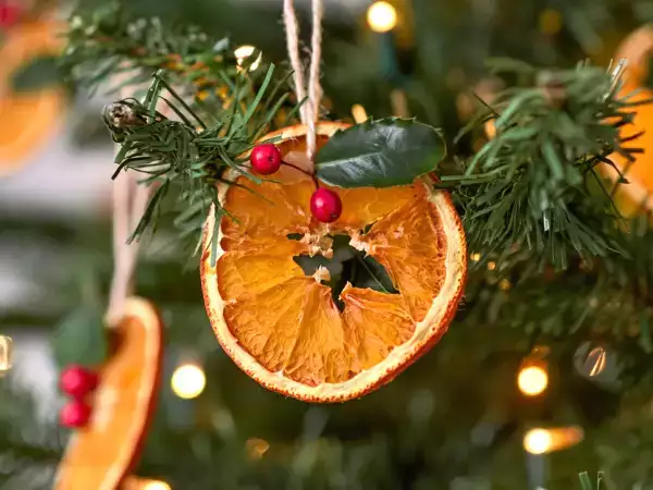 Cómo hacer naranja deshidratada para tus decoraciones de Navidad (y dejar la casa con aroma festivo)