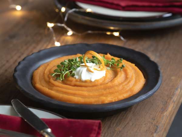 Más allá del puré de patatas: 6 purés finos y cremosos para acompañar carnes y pescados