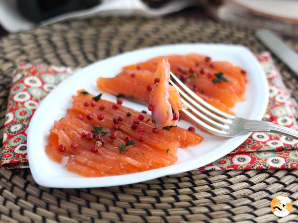 Cómo preparar un salmón marinado tipo gravlax perfecto para Navidad