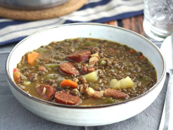 ¿Las lentejas bajan la líbido? La ciencia detrás de la frase viral de Óliver Laxe