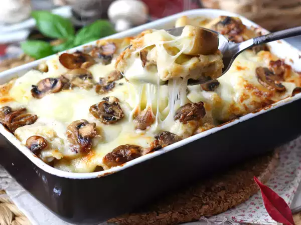 Gratinados de pasta bien hechos: 5 recetas que convierten una comida corriente en un placer sencillo