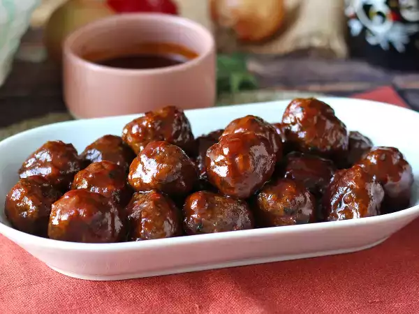 Albóndigas en freidora de aire con salsa agridulce estilo barbacoa: la receta fácil e irresistible perfecta para cena y aperitivo (lista en menos de 30 minutos).