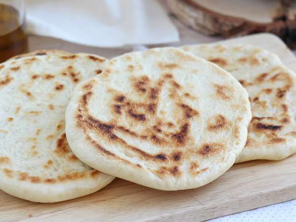 4 recetas de pan en sartén con ingredientes sencillos para disfrutar de pan caliente recién hecho casero