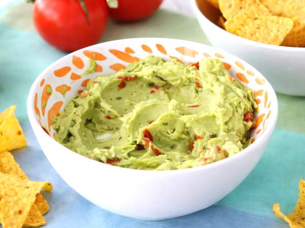 La mejor forma de guardar el guacamole para que no amanezca marrón al día siguiente