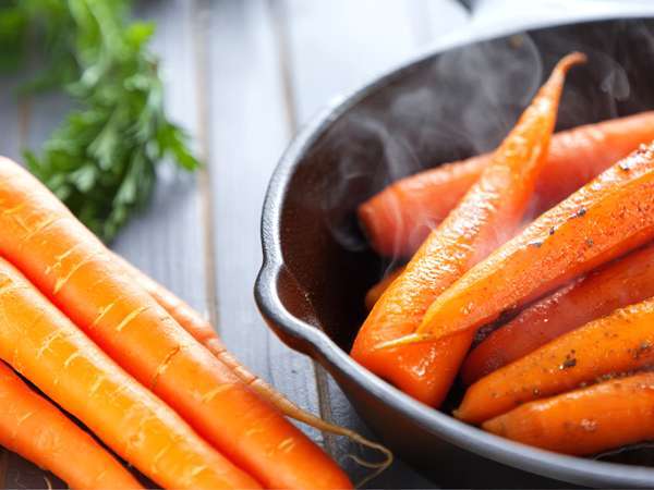 Zanahoria cruda o cocida: una de las dos tiene más nutrientes que la otra, y la respuesta sorprende
