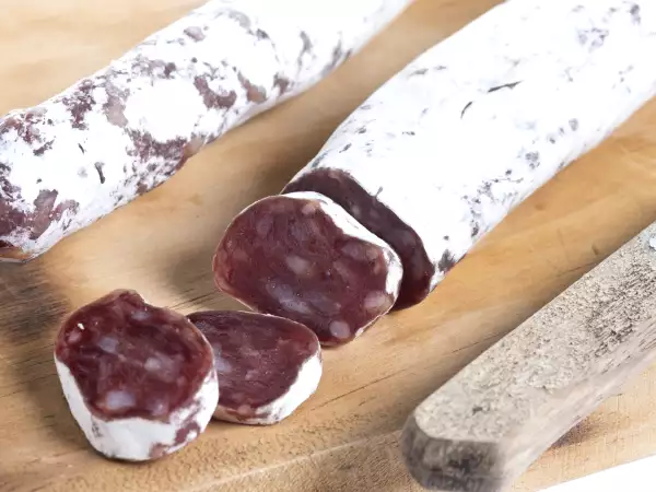 Alerta alimentaria: detectan salmonella en longaniza de payés loncheada vendida en varias comunidades