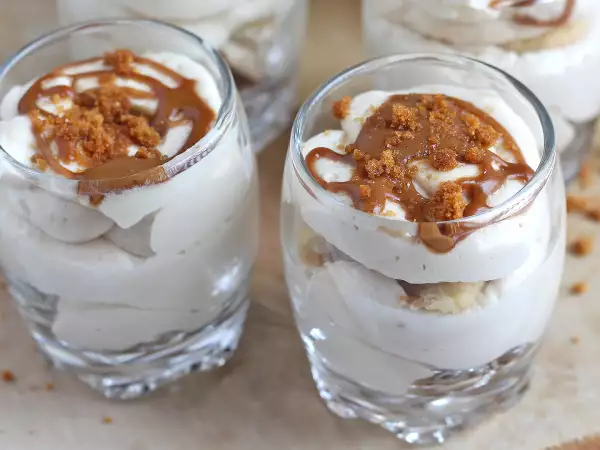 ¿Tienes mascarpone a punto de caducar en la nevera? Aquí van 16 postres cremosos, rápidos e irresistibles que te darán ganas de usarlo cuanto antes