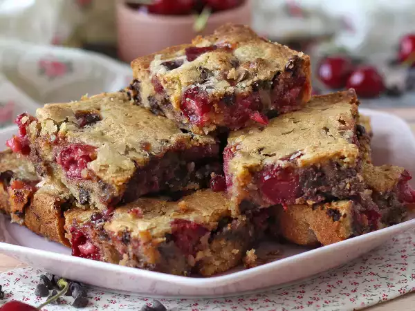 Del chocolate con frambuesas a la tarta de fresas: 10 bizcochos y tartas con frutas de primavera
