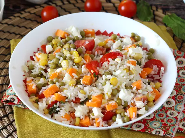 Haz ensaladas con las sobras: 17 recetas para convertir lo que queda en la nevera en platos estupendos