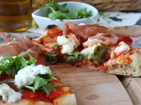 Pinsa: la alternativa a la pizza más ligera y lista en pocos minutos en casa