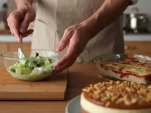 Menú del día, 4 de junio: ensalada fresca, gratinado delicioso y cheesecake de toffee