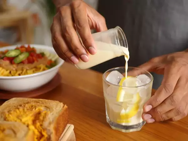 Menú diario, 20 de junio: ensalada fresca, sándwich japonés y limonada cremosa