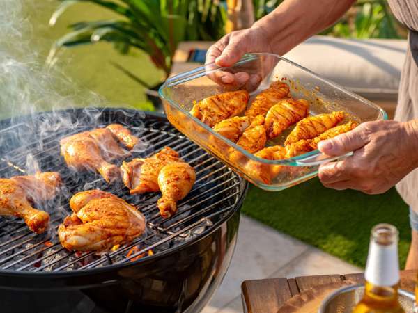 Estas 6 marinadas transforman el pollo en la pieza más jugosa y sabrosa de cualquier barbacoa