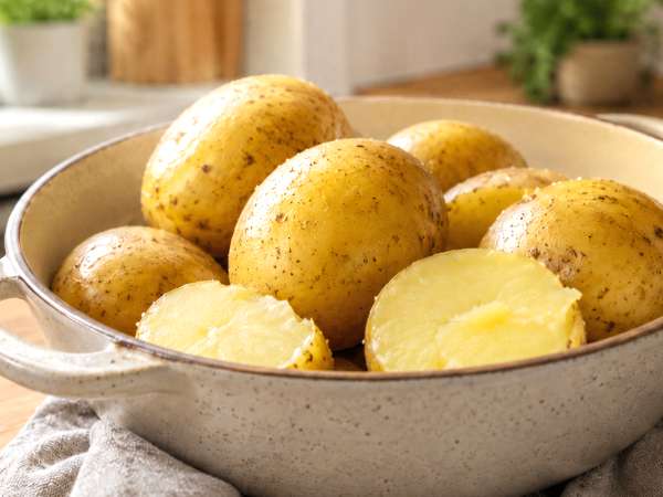 Los errores más frecuentes al cocer patatas y cómo evitarlos para que queden en su punto