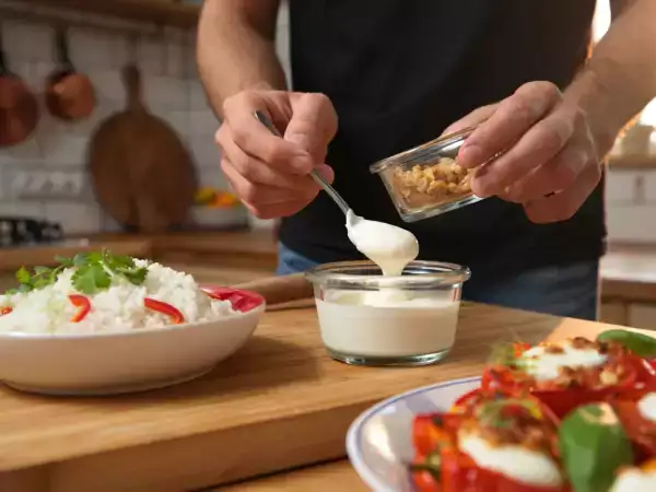 Menú del día, 3 de julio: arroz jazmín, pimientos rellenos vegetarianos y panna cotta de pistacho