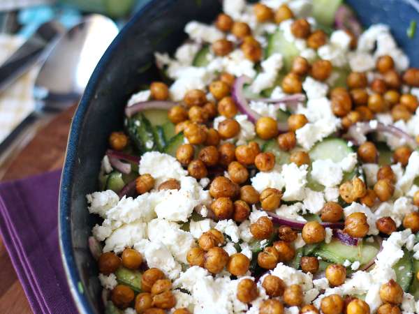 El ingrediente sencillo que da más sabor y textura a cualquier ensalada
