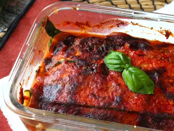 Sí, puedes hacer parmigiana de calabacín en freidora de aire: una versión dorada que cambia las reglas