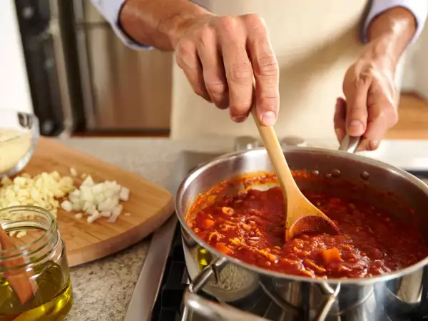Menú vegetariano, 12 de julio: vasitos de guisantes, patatas aliñadas y refrescante sorbete de mango