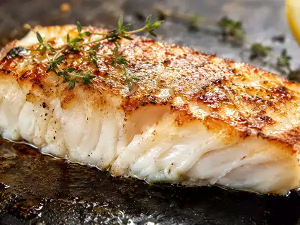 Salmuera líquida: el truco de los grandes cocineros para que el pescado a la plancha quede más sabroso