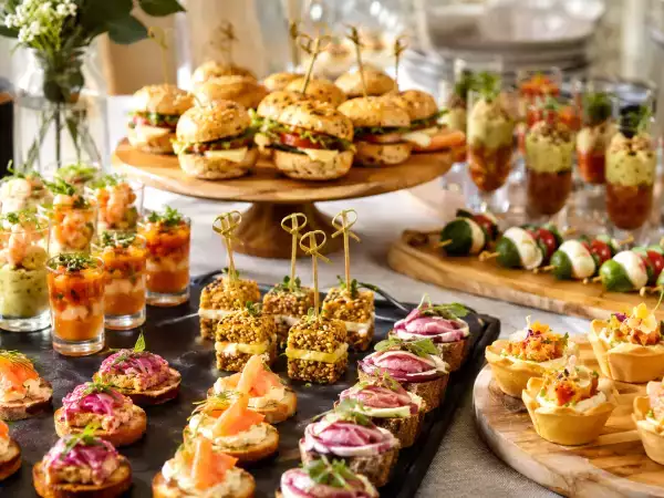 28 recetas de picoteo casero en formato mini para montar una mesa digna de un catering