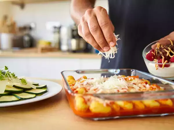 Menú vegetariano, 30 de julio: Carpaccio de calabacín, gratinado de ñoquis y skyr bowl con frutos rojos