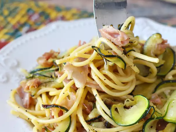 9 recetas de pasta con calabacín: de la salsa cremosa a la lasaña