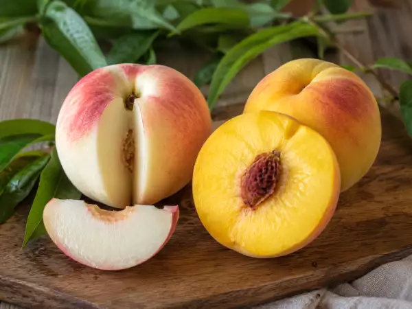 Melocotón blanco o amarillo: ¿cuál elegir según la receta?