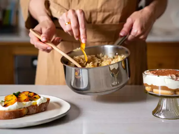 Menú vegetariano, 12 de agosto: tostas de melocotón, arroz basmati y tiramisú italiano