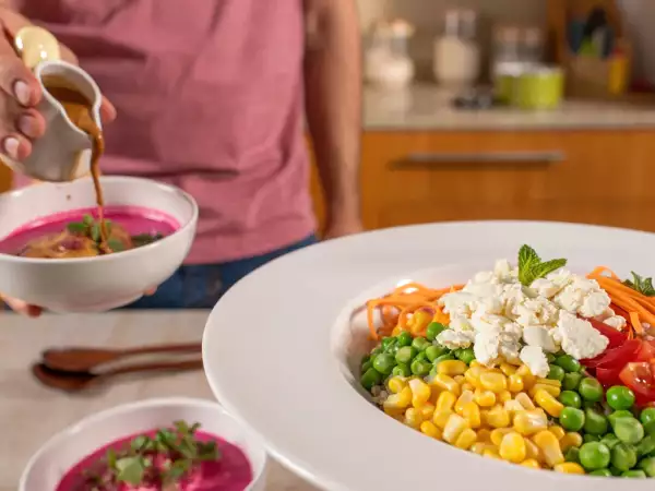 Menú vegetariano, 15 de agosto: Sopa fría de remolacha, ensalada de arroz vegetariana y affogato