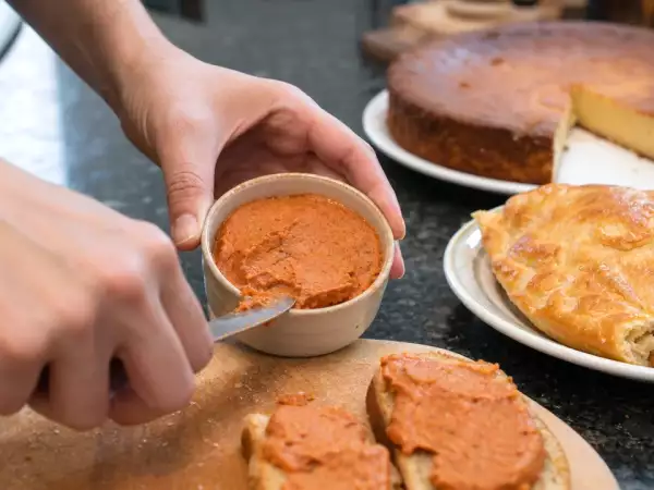 Menú diario, 3 de septiembre: delicias de paté de chorizo, empanada de verduras y tarta de manzana