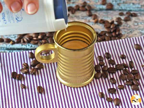 ¿Por qué se aconseja añadir sal al café?