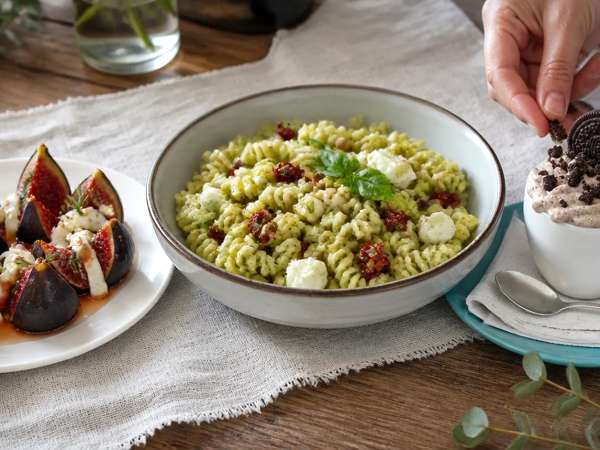 Menú vegetariano, 16 de septiembre: higos al horno, ensalada de pasta con pesto y mousse de oreo