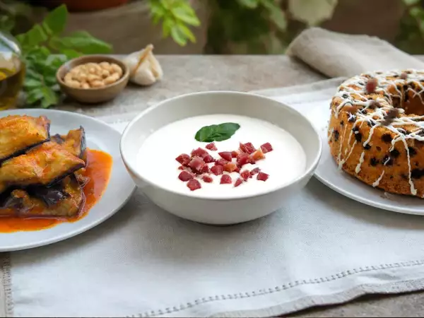 Menú vegetariano, 21 de septiembre: Ensalada de berenjenas, ajoblanco y bizcocho de yogur
