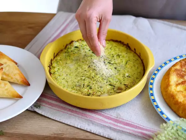 Menú vegetariano, 30 de septiembre: Samosas de feta y cebollino, tortilla de calabacín y tarta con 1 huevo