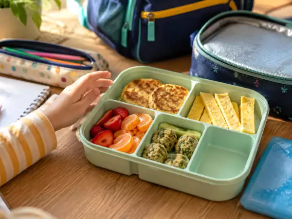 Fiambreras infantiles para el cole: 5 reglas para que la comida llegue bien al recreo
