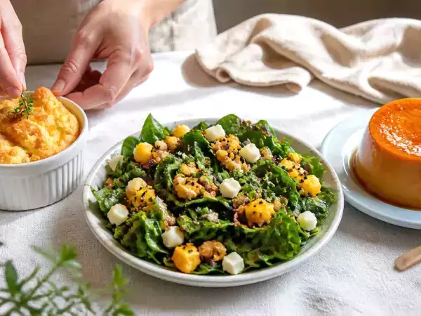 Menú vegetariano, 17 de octubre: Soufflé de queso emmental, ensalada de espinacas con queso y mango y flan de calabaza