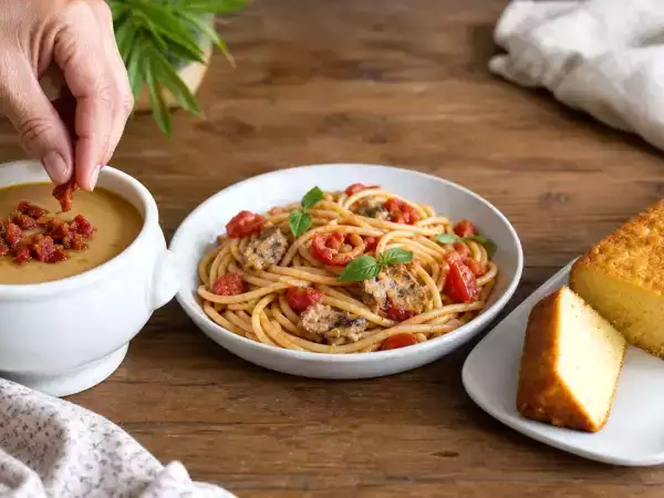 Menú diario, 10 de octubre: sopa de castañas y calabaza, espaguetis con sardinas y bizcocho de leche condensada