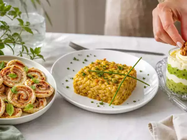 Menú diario, 15 de octubre: delicias de espirales de hojaldre, arroz cremoso y vasitos de kiwi