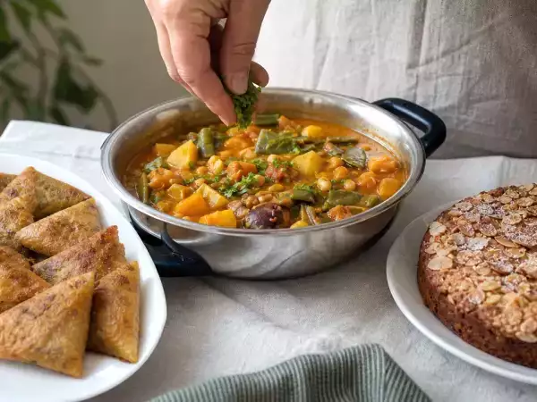 Menú diario, 31 de octubre: triangulos de carne, potaje de calabaza y tarta de queso con manzana