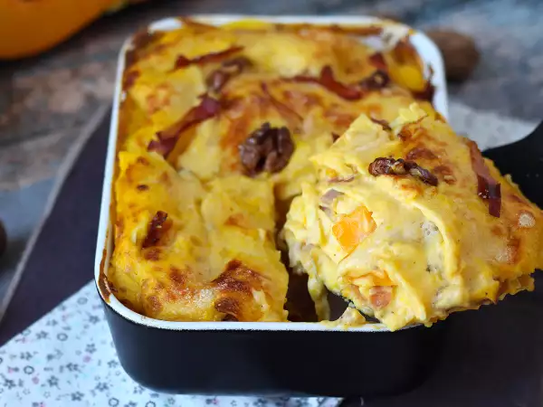 La lasaña de otoño que cambia el ragú por calabaza, speck y nueces