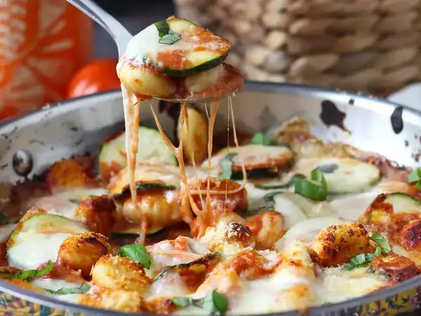 ¿Tienes un paquete de ñoquis? 6 recetas para resolver la cena