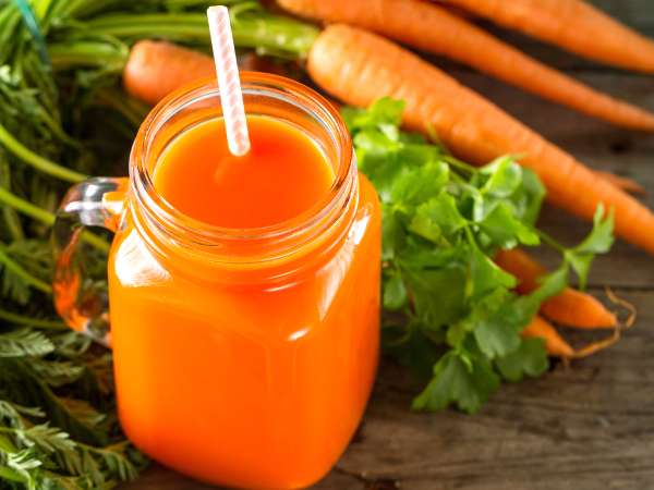 ¿Tránsito lento y molestias digestivas? Este potente zumo puede ser el remedio natural que necesitas