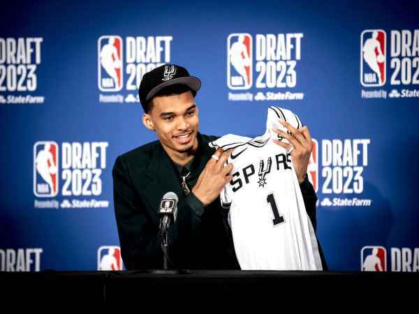 ¿Cómo consiguió el jugador de baloncesto Victor Wembanyama ganar 10 kg en un año midiendo 2, 22 m?